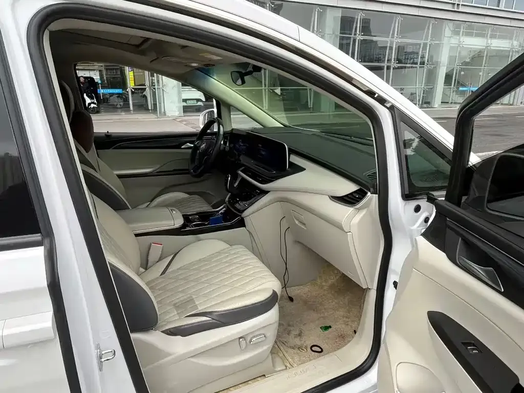 Buick GL8 2023 из CN, фото 8