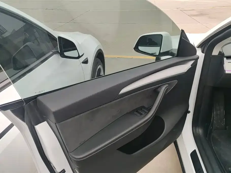 Tesla Model Y 2024 из CN, фото 8
