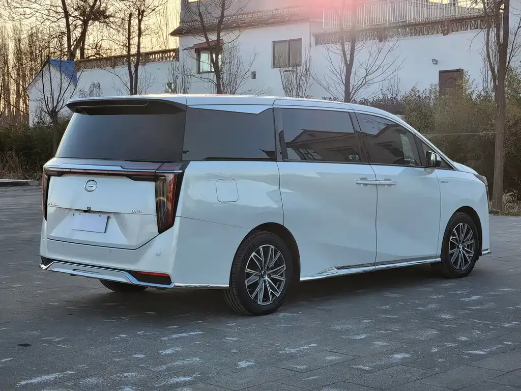 GAC Motor Trumpchi M8 — фото 3