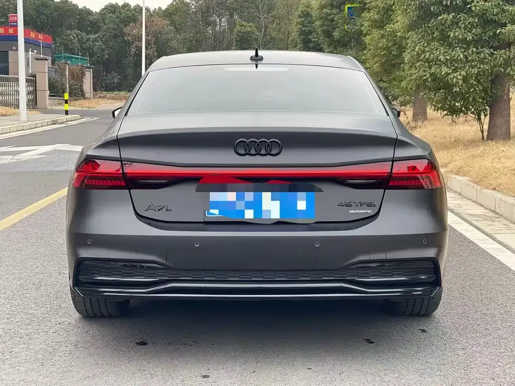 Audi A7L 2022 из CN, фото 6