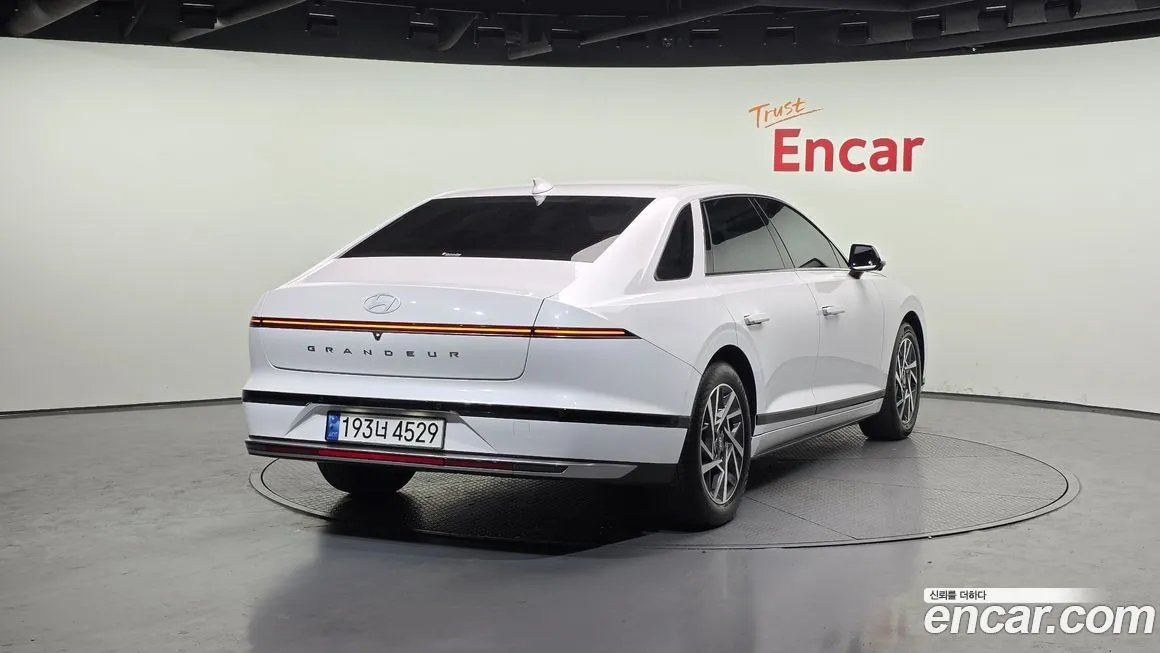 Hyundai Grandeur 2023 из KR, фото 4