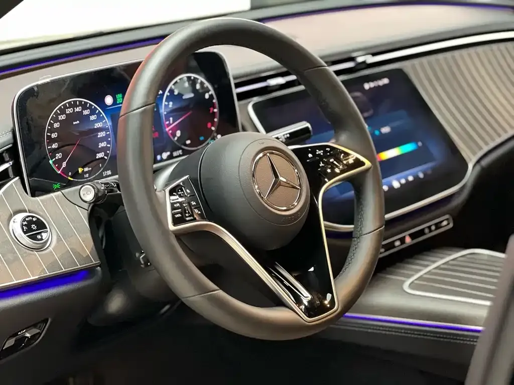 Mercedes-Benz E-Class 2025 из CN, фото 2