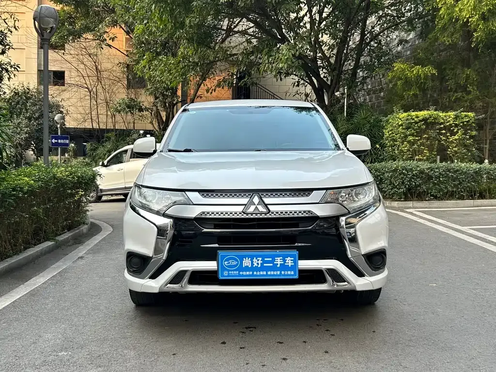 Mitsubishi Outlander 2021 из CN, фото 8