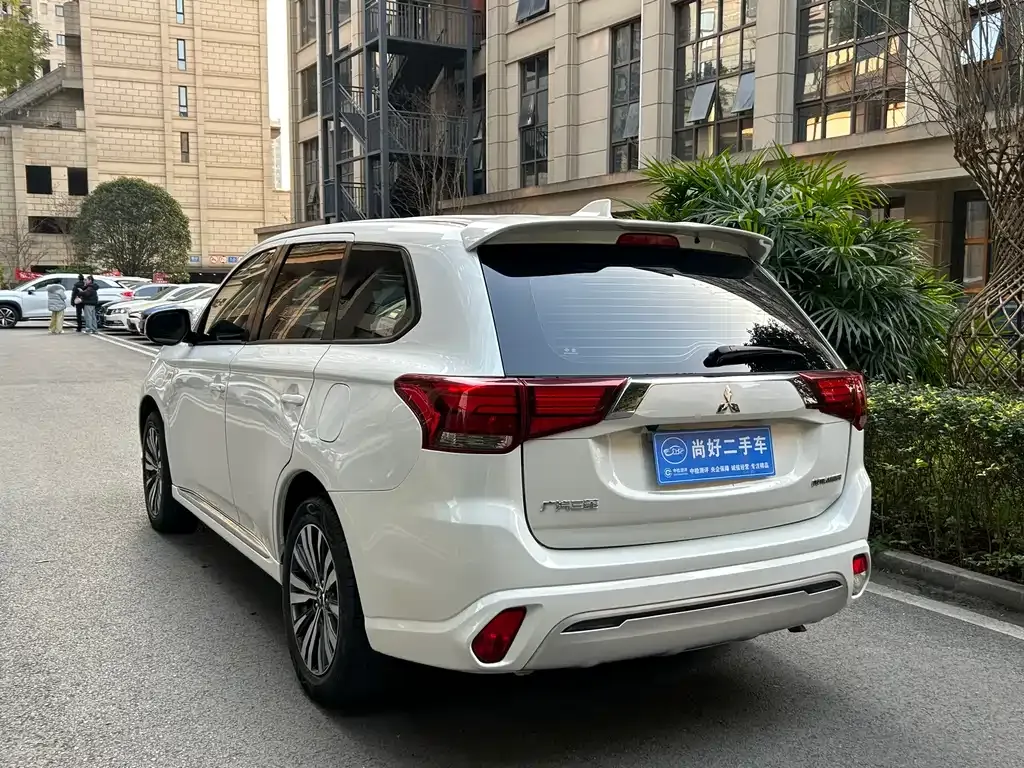 Mitsubishi Outlander 2021 из CN, фото 9
