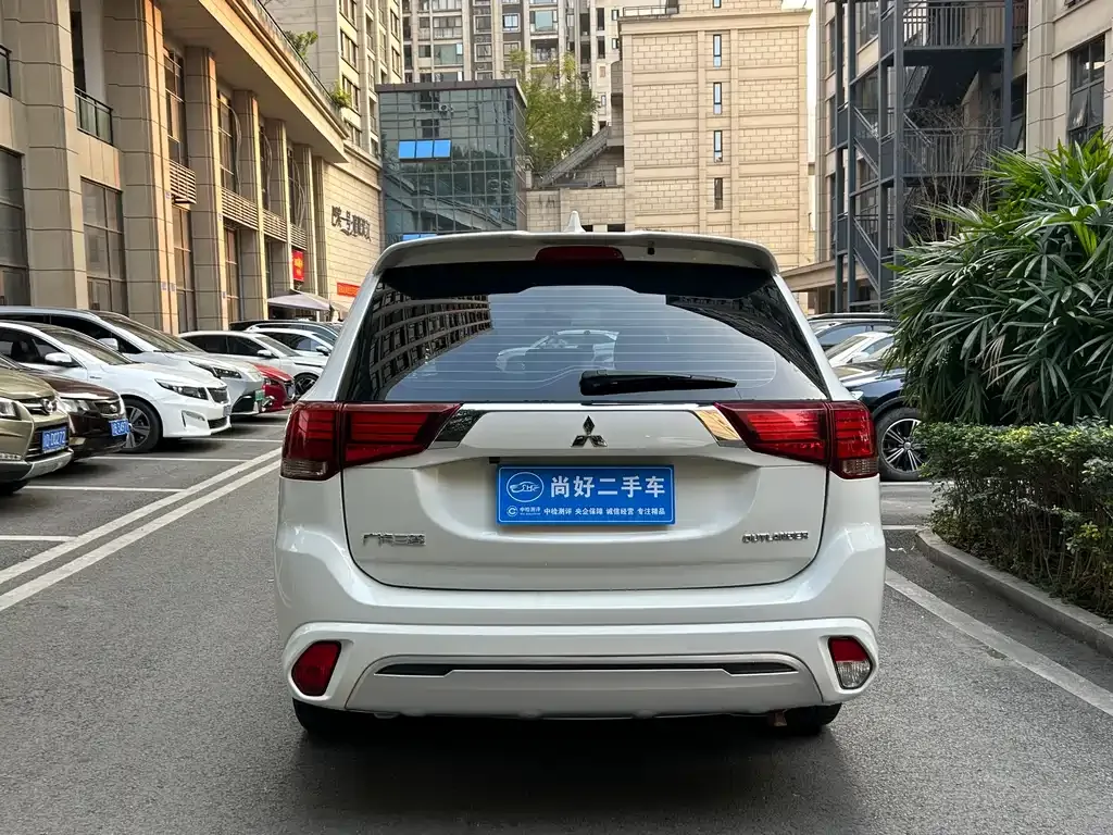 Mitsubishi Outlander 2021 из CN, фото 7