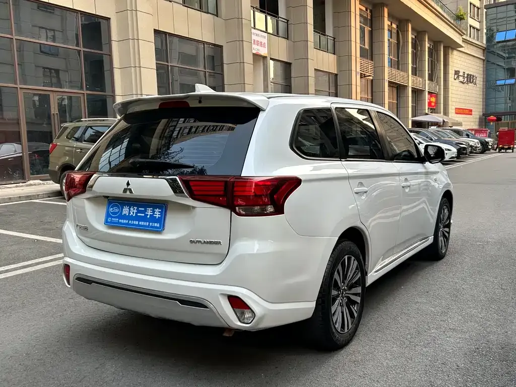 Mitsubishi Outlander 2021 из CN, фото 5