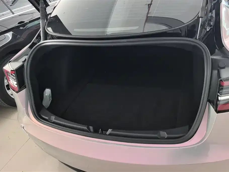 Tesla Model 3 — фото 2