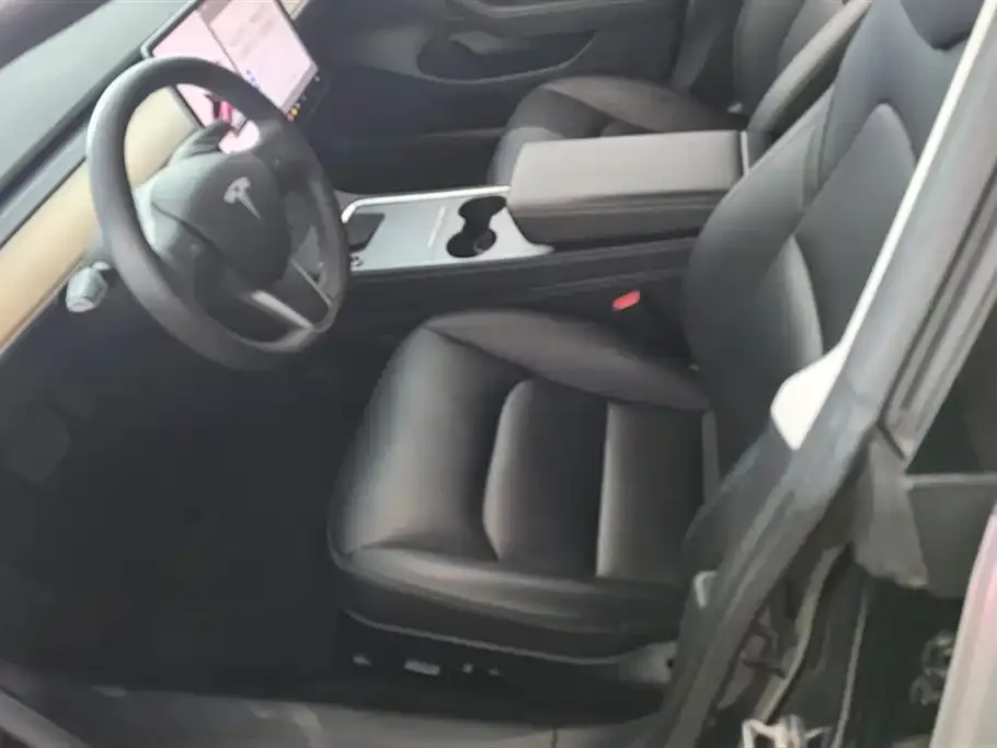 Tesla Model 3 — фото 3