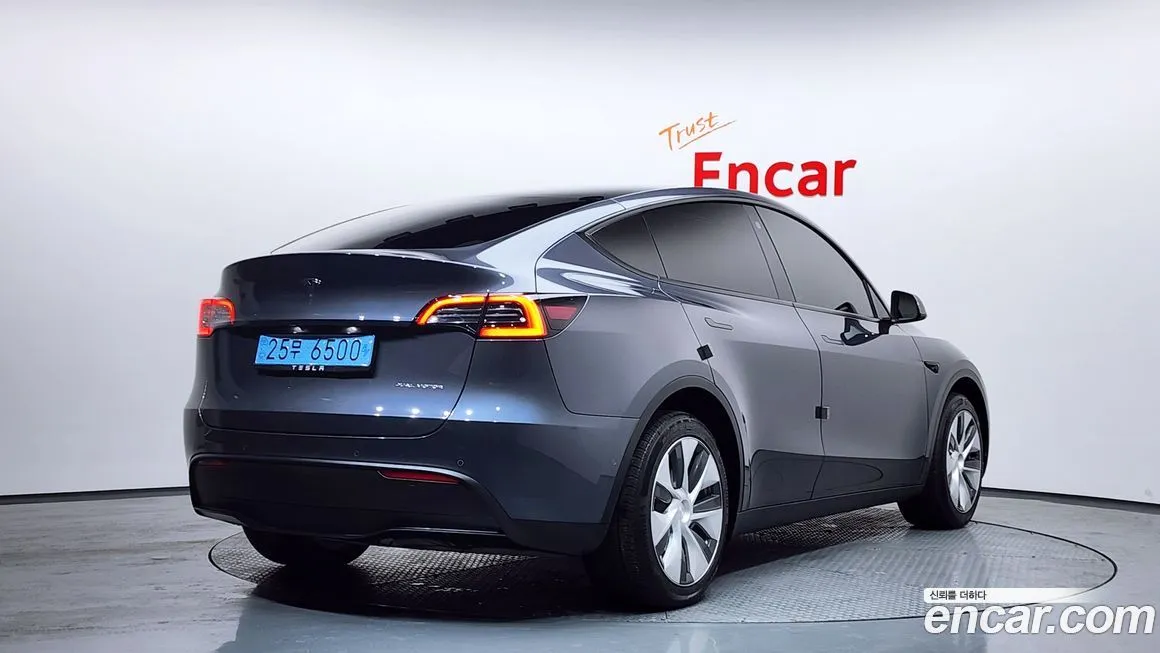 Tesla Model Y 2022 из KR, фото 2