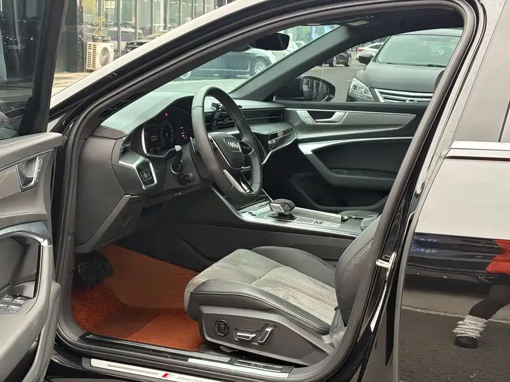 Audi A6L 2024 из CN, фото 9