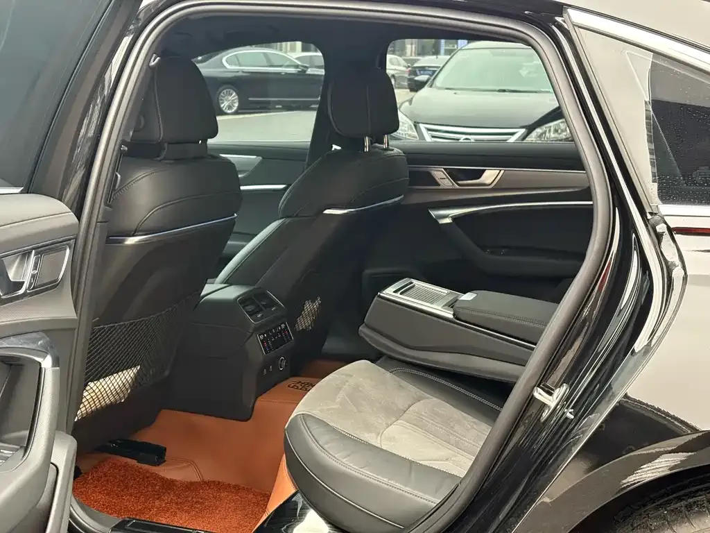 Audi A6L 2024 из CN, фото 10