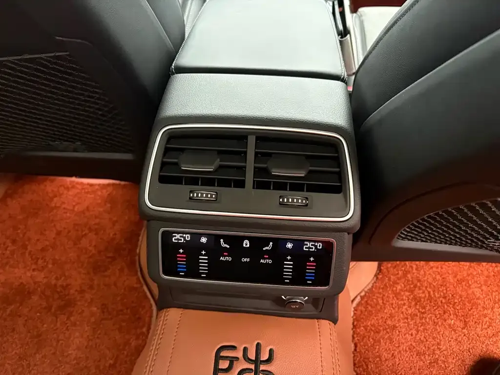 Audi A6L 2024 из CN, фото 5