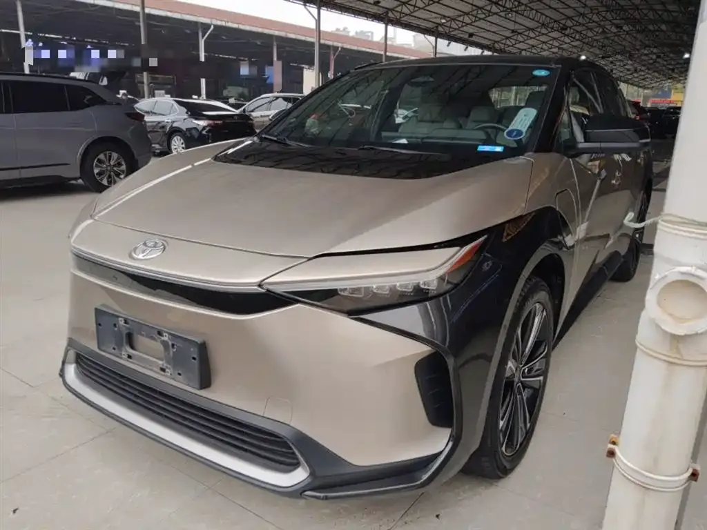 Toyota bZ4X 2023 из CN, фото 4