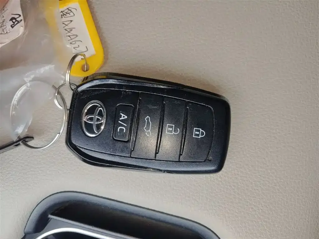 Toyota bZ4X 2023 из CN, фото 6