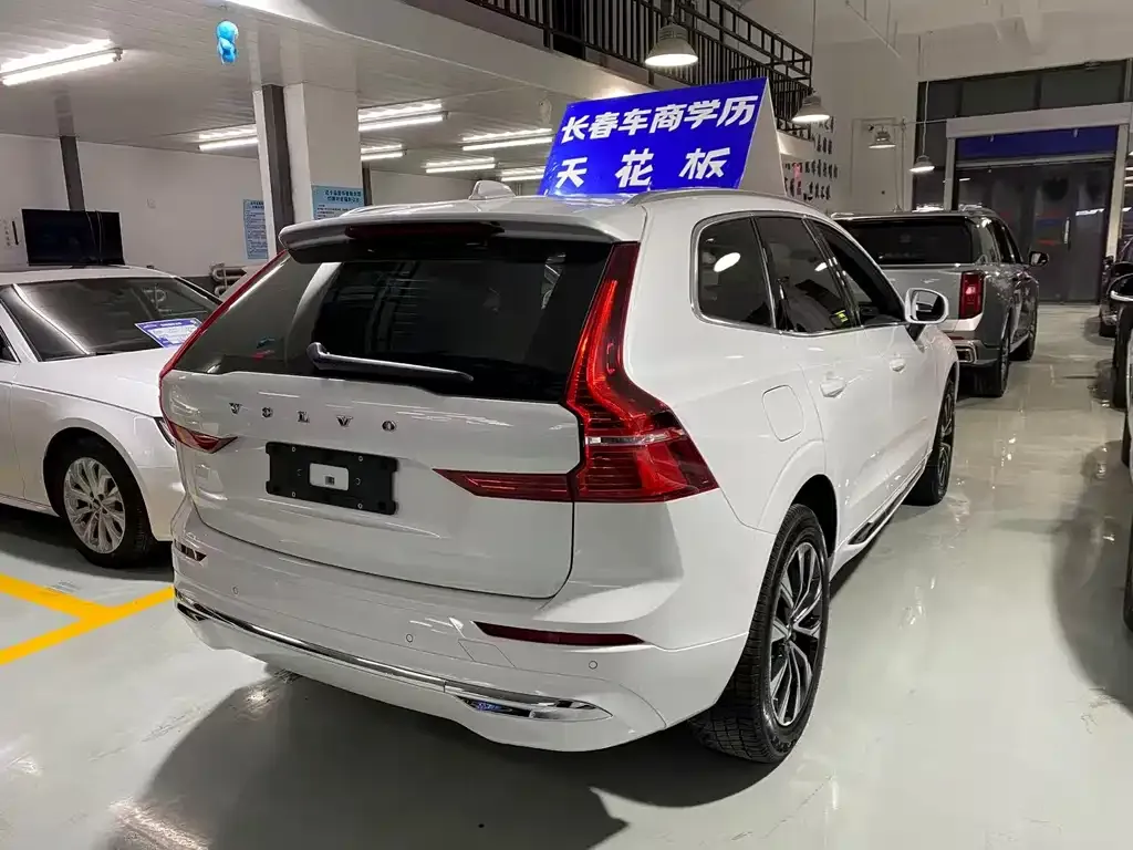 Volvo XC60 2022 из CN, фото 8