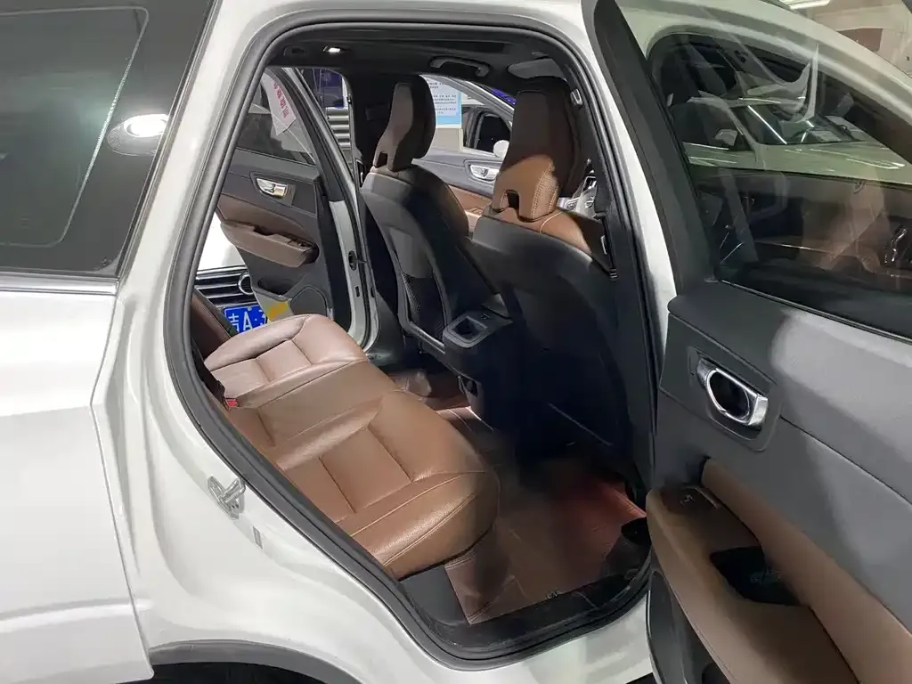 Volvo XC60 2022 из CN, фото 3