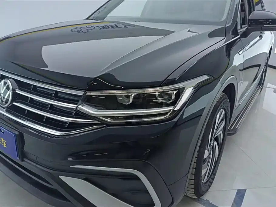 Volkswagen Tiguan L — фото 9