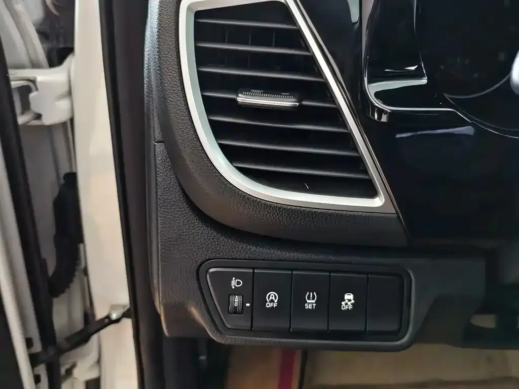 Kia KX3 2022 из CN, фото 2