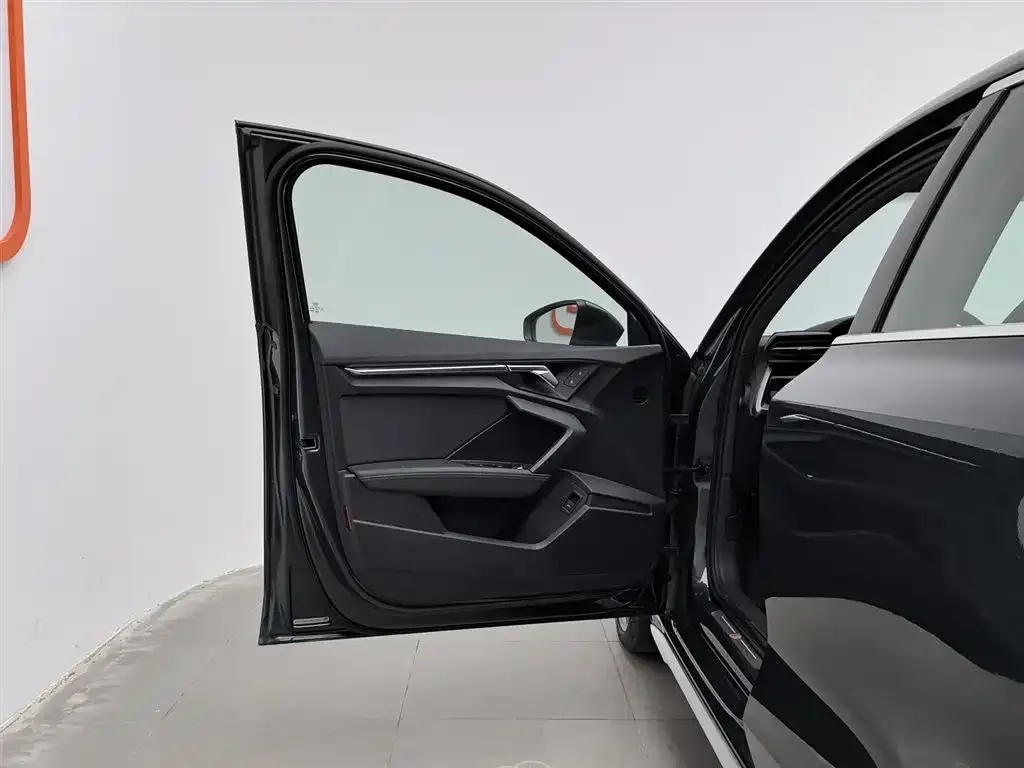 Audi A3 2023 из CN, фото 3