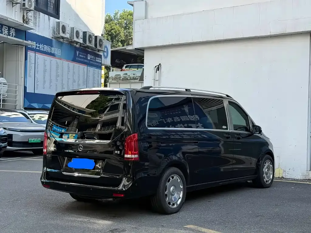 Mercedes-Benz V-Class 2022 из CN, фото 7