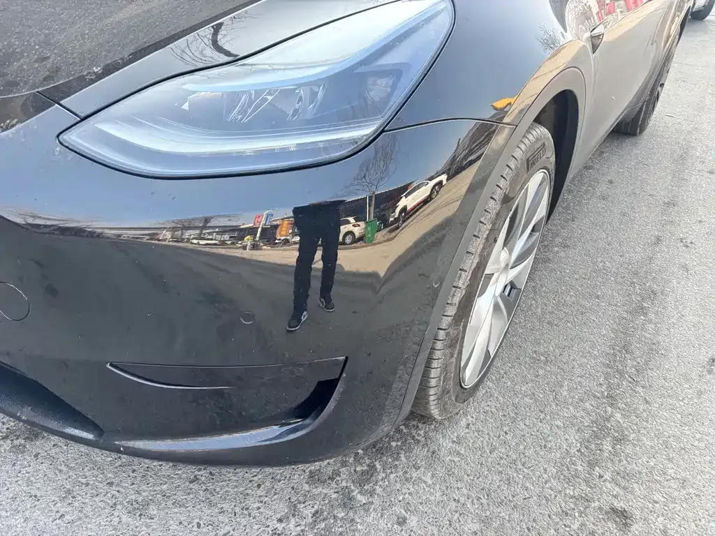 Tesla Model Y — фото 10
