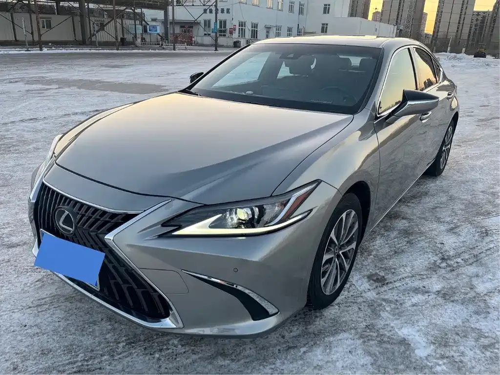 Lexus ES — фото 1