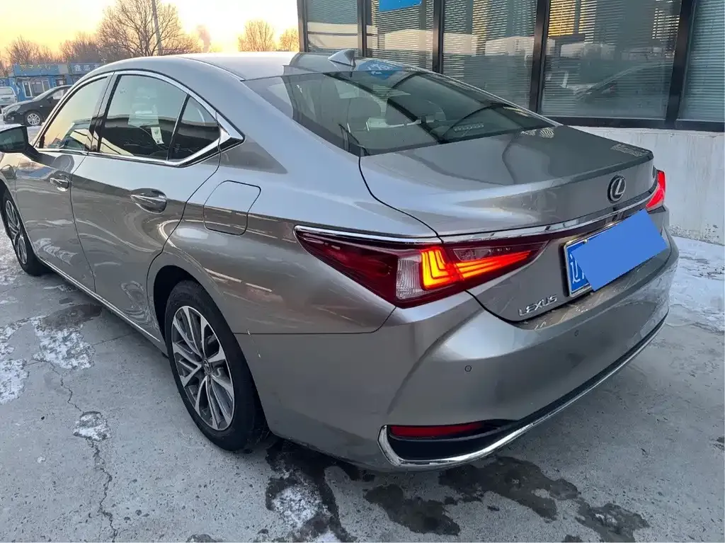 Lexus ES — фото 4