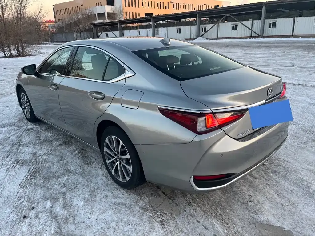 Lexus ES — фото 8