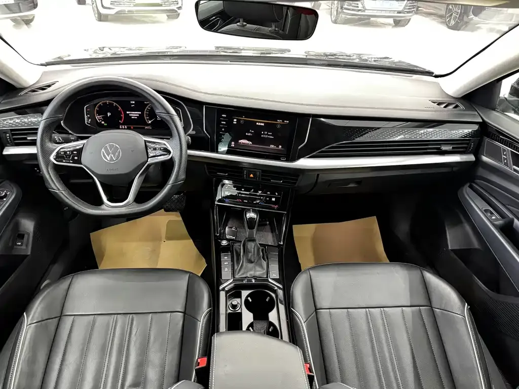 Volkswagen Passat 2023 из CN, фото 2