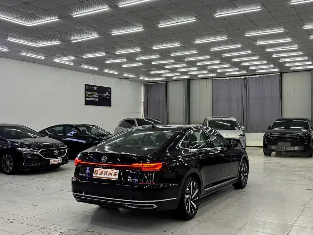 Volkswagen Passat 2023 из CN, фото 3
