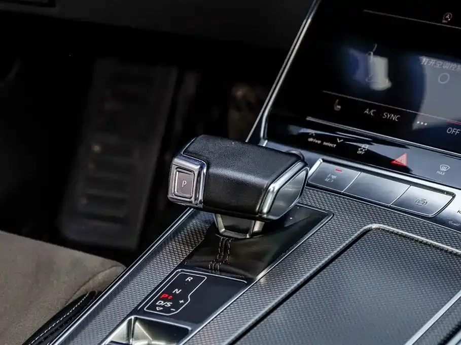 Audi A6L 2024 из CN, фото 8