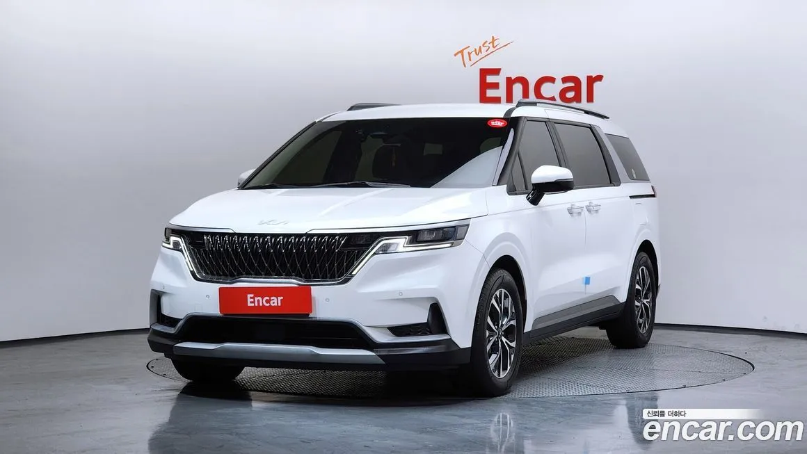 Kia Carnival — фото 1