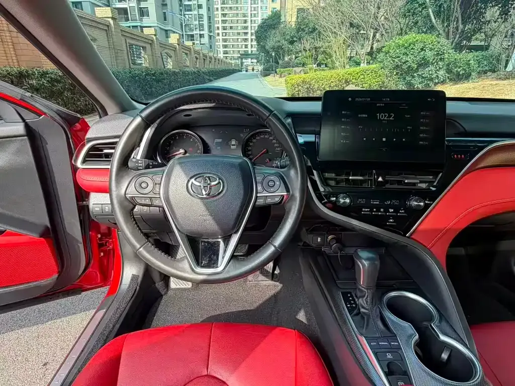 Toyota Camry 2021 из CN, фото 8