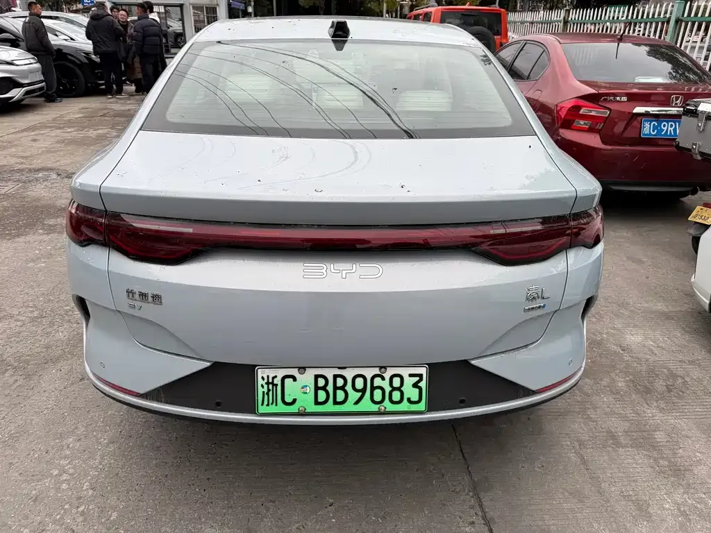 BYD Qin L — фото 8