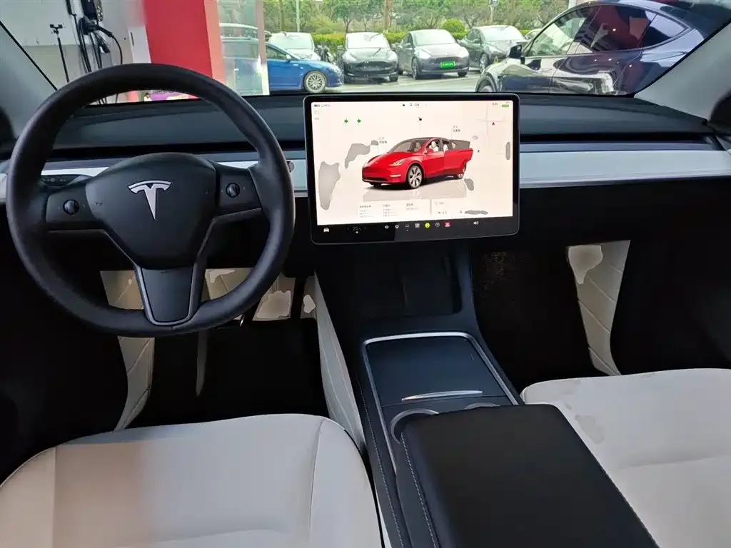 Tesla Model Y — фото 7