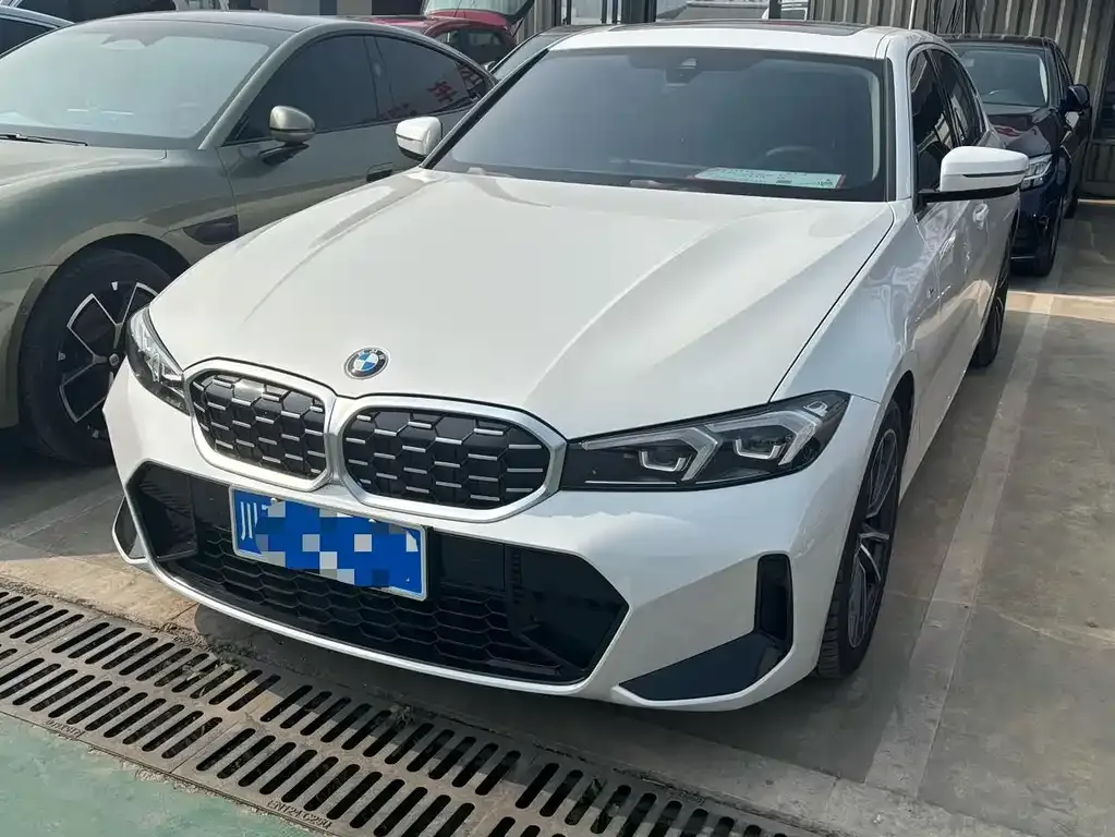 BMW 3 Series 2023 из CN, фото 1