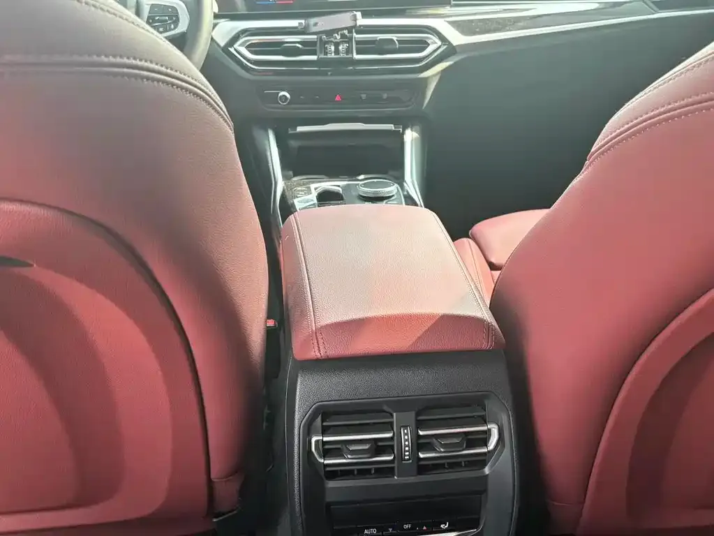 BMW 3 Series 2023 из CN, фото 2