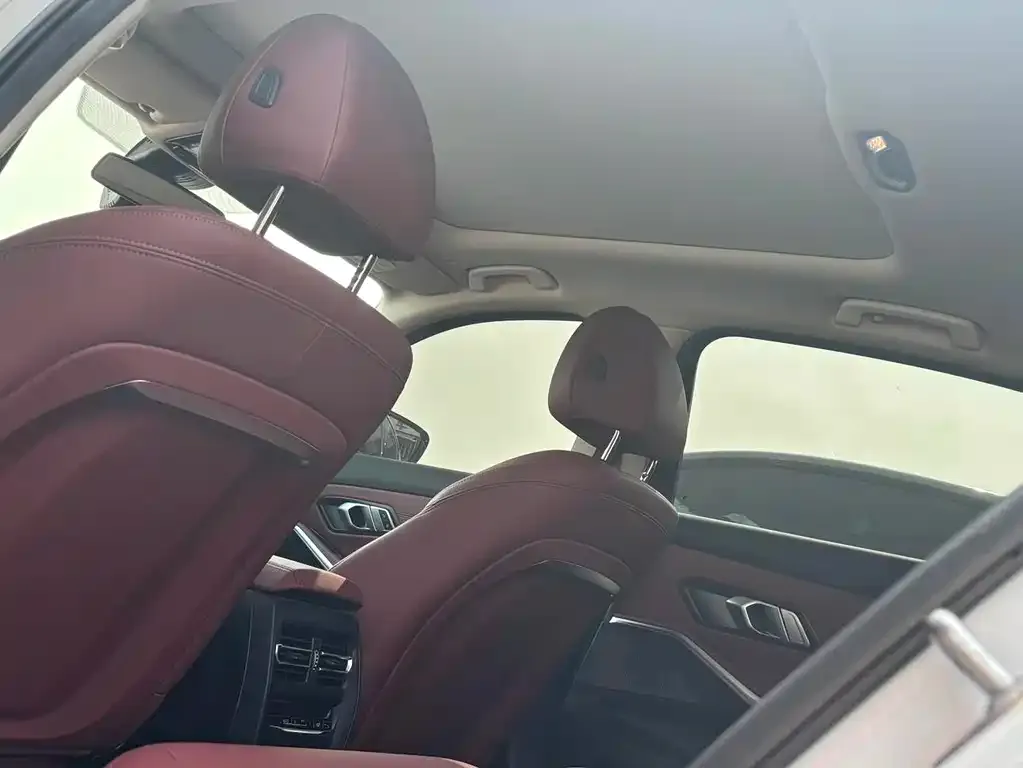 BMW 3 Series 2023 из CN, фото 4