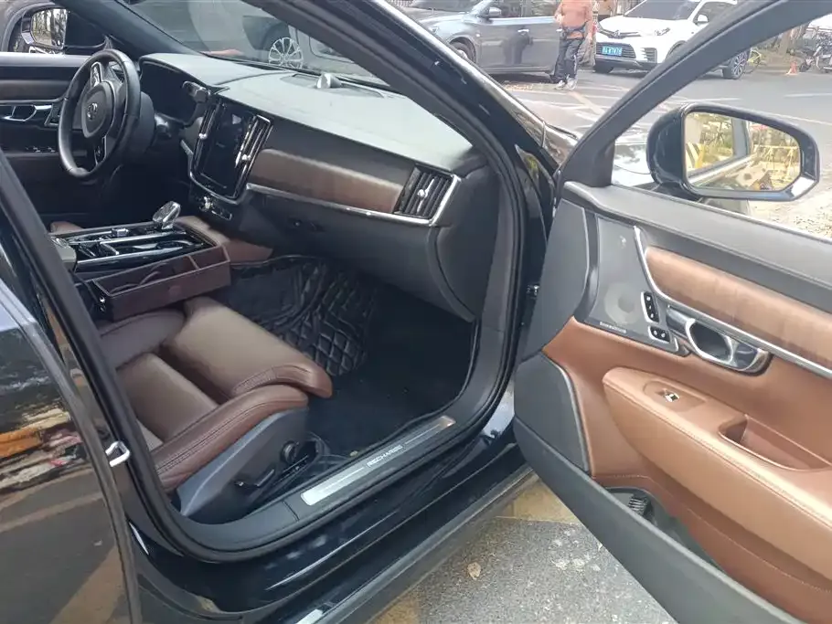 Volvo S90 PHEV 2021 из CN, фото 3
