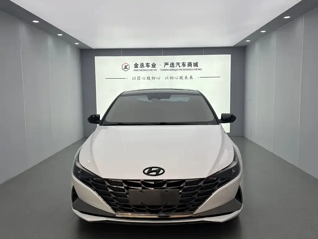 Hyundai Elantra — фото 7