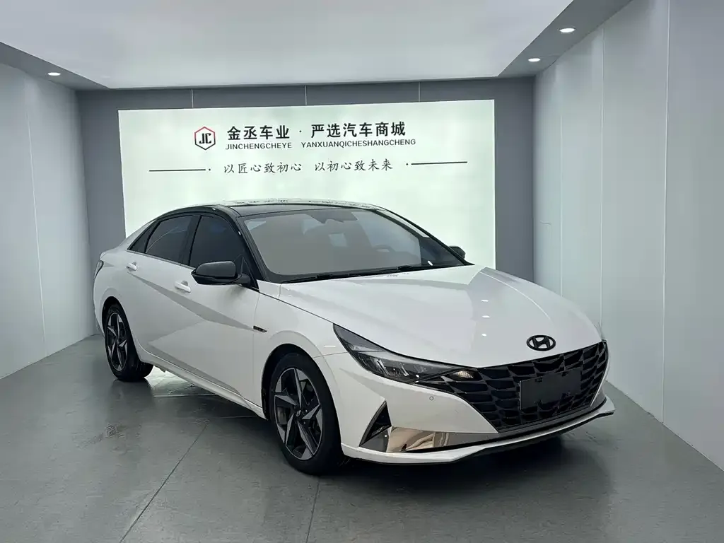 Hyundai Elantra — фото 3