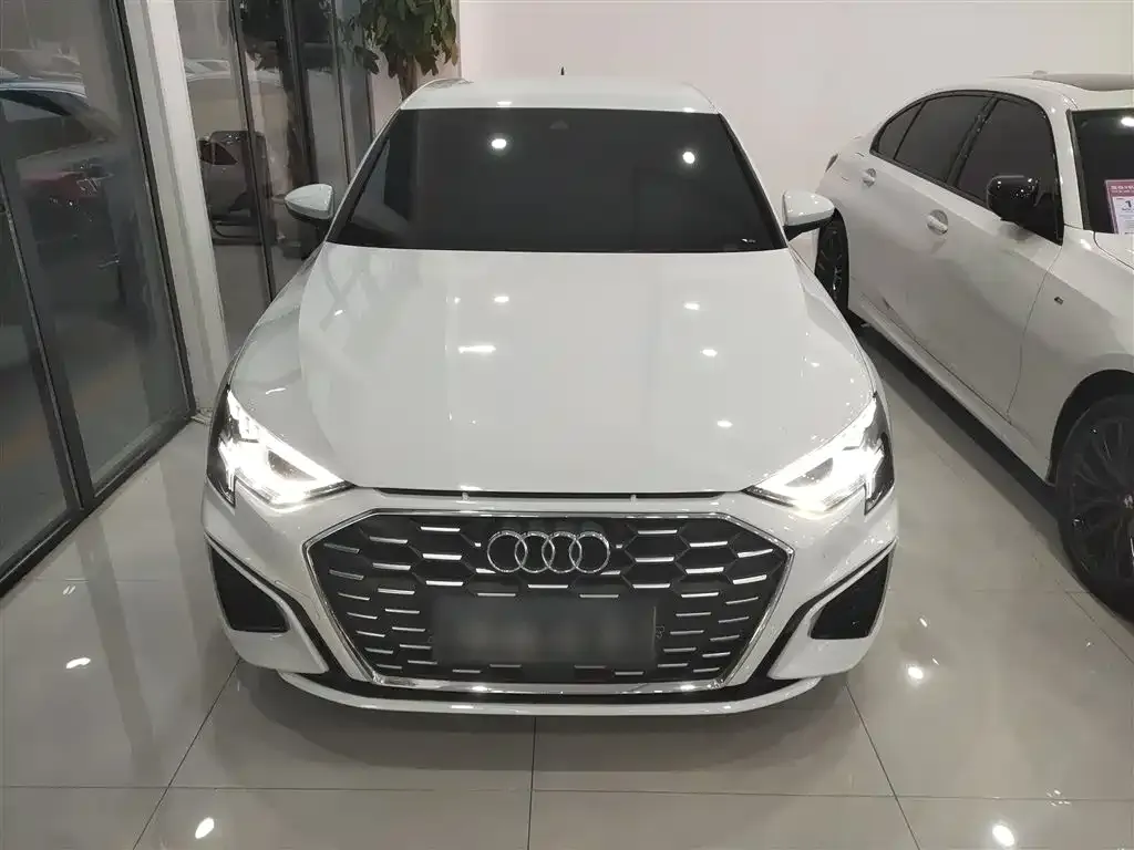 Audi A3 2023 из CN, фото 2