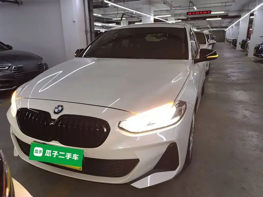 BMW 1 Series 2023 из CN, фото 3