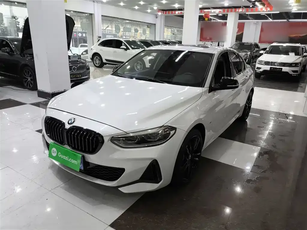 BMW 1 Series 2022 из CN, фото 1