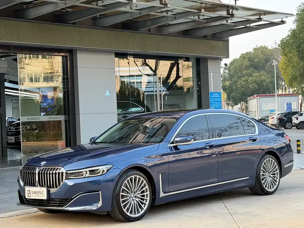 BMW 7 Series — фото 1