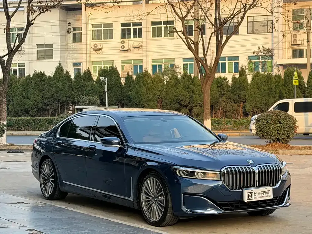 BMW 7 Series — фото 8