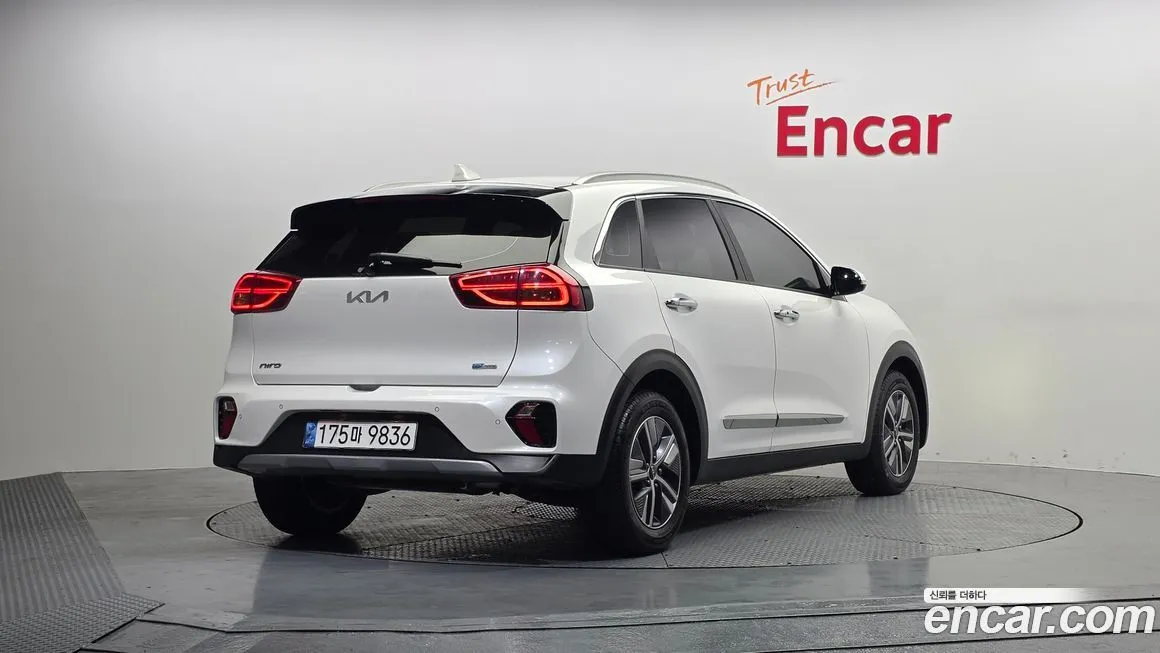 Kia Niro — фото 10