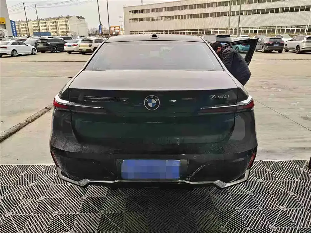 BMW 7 Series 2024 из CN, фото 9