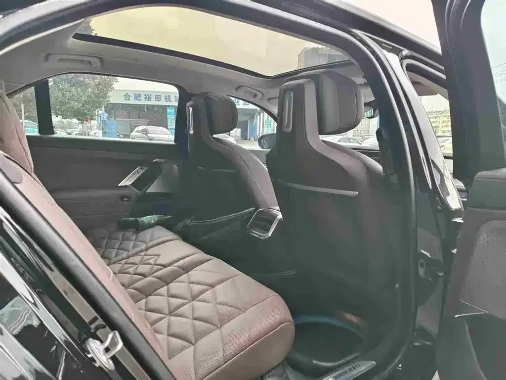 BMW 7 Series 2024 из CN, фото 2
