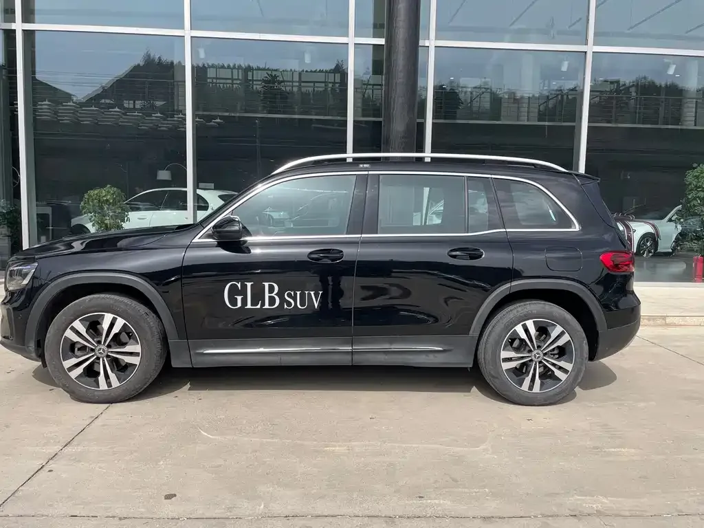 Mercedes-Benz GLB — фото 10